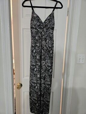 Derek Heart Black & White Floral